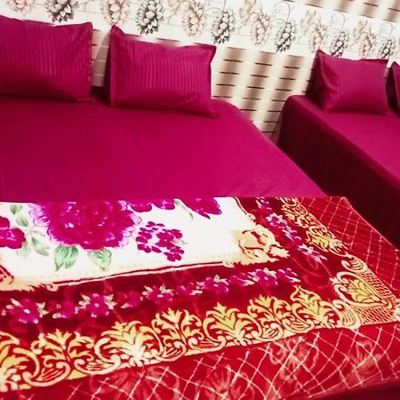 Nirmala Sadan Home Stay Ayodhya Dham Zewnętrze zdjęcie