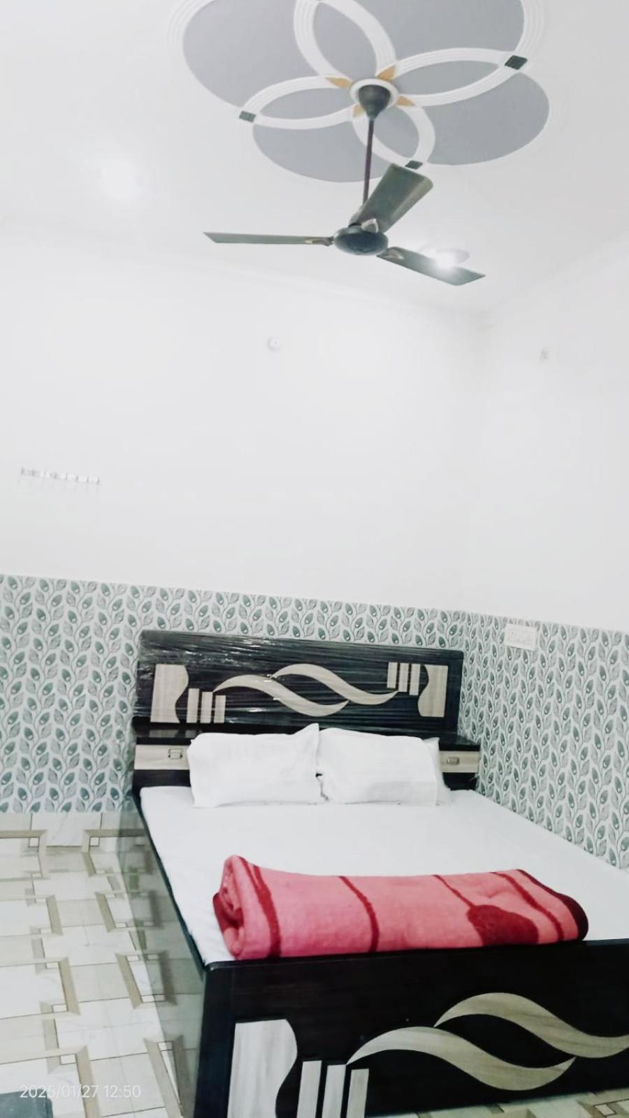 Nirmala Sadan Home Stay Ayodhya Dham Zewnętrze zdjęcie
