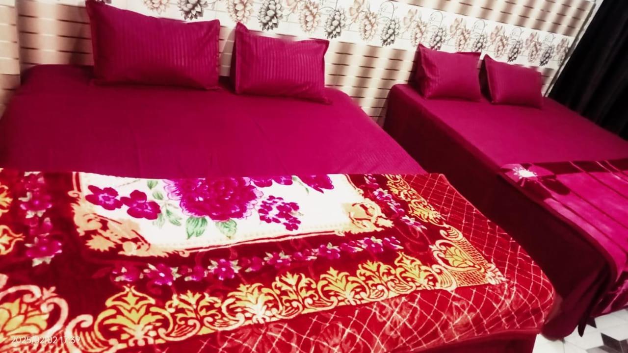 Nirmala Sadan Home Stay Ayodhya Dham Zewnętrze zdjęcie